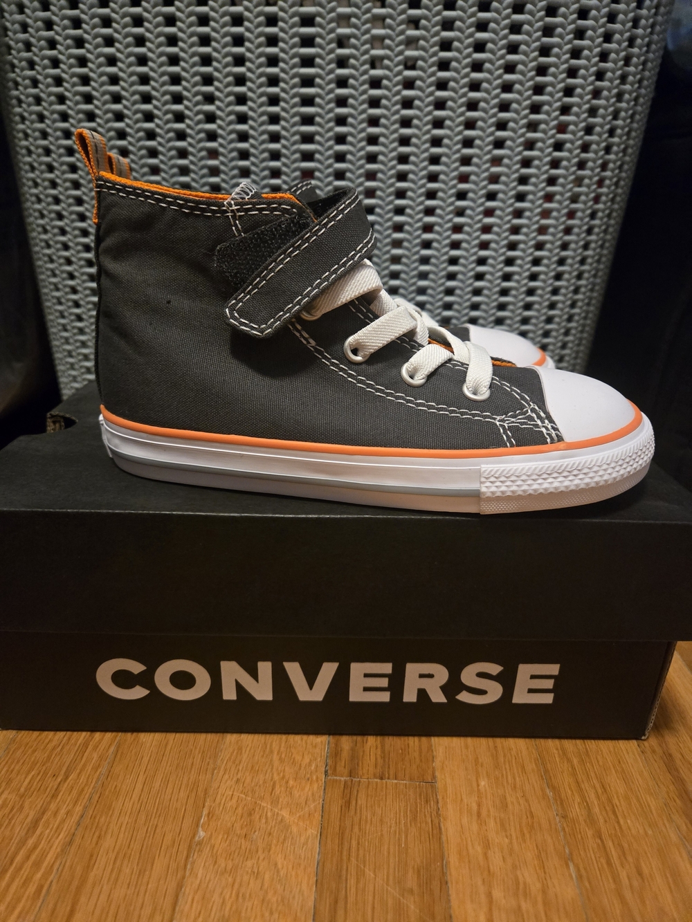 BNIB Kids Converse Chuck Taylor All Star Easy ON